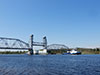 Баржа "Сильвер-3004" с буксирами "МБ-1216" и "Паллада" под разведённым Кузьминским мостом через Неву