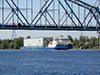 Теплоход "Топаз Москва" у Кузьминского моста через Неву