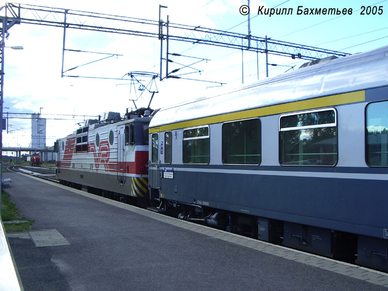 Электровоз Sr1-3080 с поездом "Сибелиус"