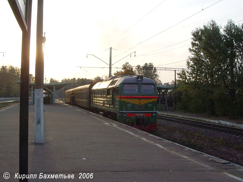Тепловоз М62-1563 с пригородным поездом Зеленогорск - Приморск - Выборг