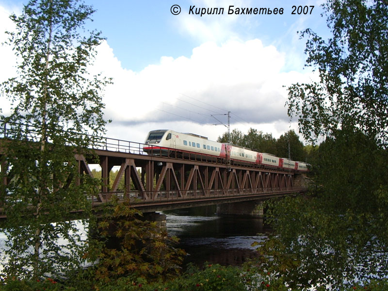 Электропоезд Sm3-7107 "Пендолино" на мосту через Вуоксу