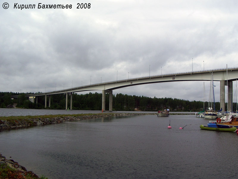 Мост через пролив