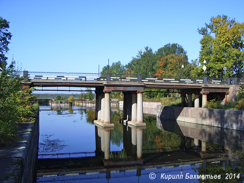 Петровский мост через Староладожский канал
