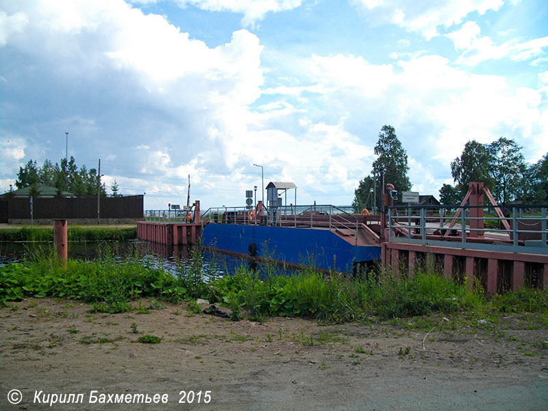 Наплавной мост через Онежский канал