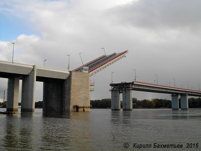 Ладожский мост во время разводки