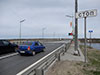 Шлагбаум при въезде на Ладожский мост во время разводки