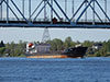 Теплоход "Сургут" у Кузьминского моста через Неву