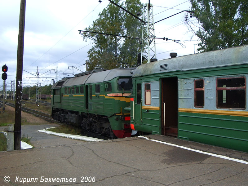 Тепловоз М62-1618 в сцепке с электропоездом ЭР2-446