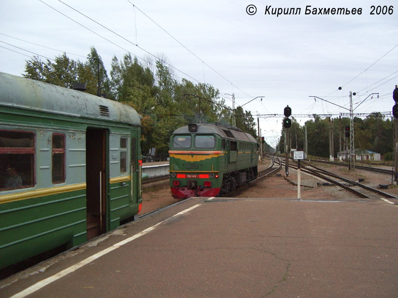 Расцепка тепловоза М62-1618 и электропоезда ЭР2-446