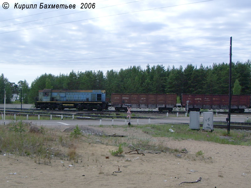 Тепловоз ТЭМ2У-8278 выполняет манёвры