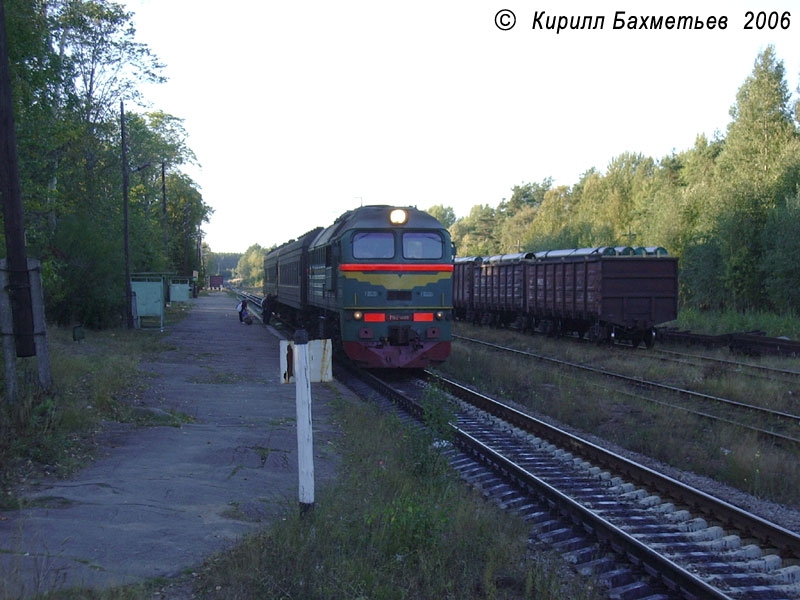 Тепловоз М62-1488 с пригородным поездом Выборг – Приморск – Зеленогорск