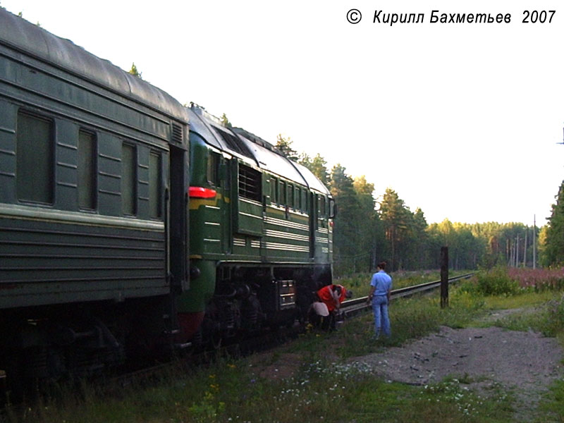 Ремонт тепловоза М62-1697 в полевых условиях с помощью топора и лома