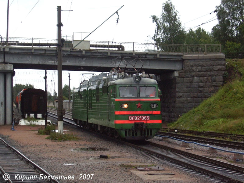 Электровоз ВЛ82м-065