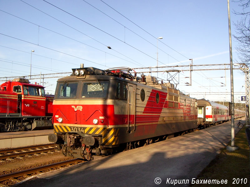 Прицепка электровоза Sr1-3034 к поезду Санкт-Петербург – Хельсинки "Сибелиус"