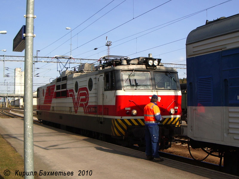 Прицепка электровоза Sr1-3111 к поезду Москва – Хельсинки "Лев Толстой"