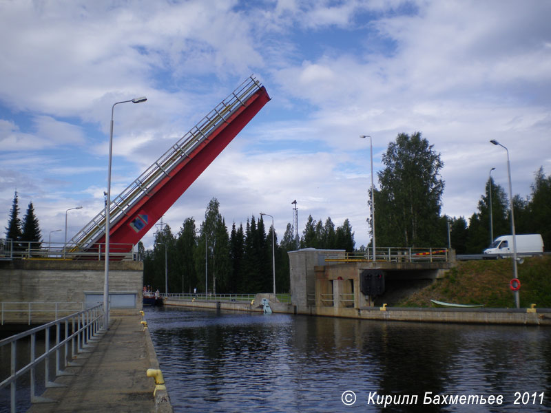 Разводной мост на Куурнаском шлюзе