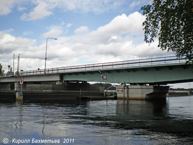 Разводной пролёт моста через реку Пиелисйоки