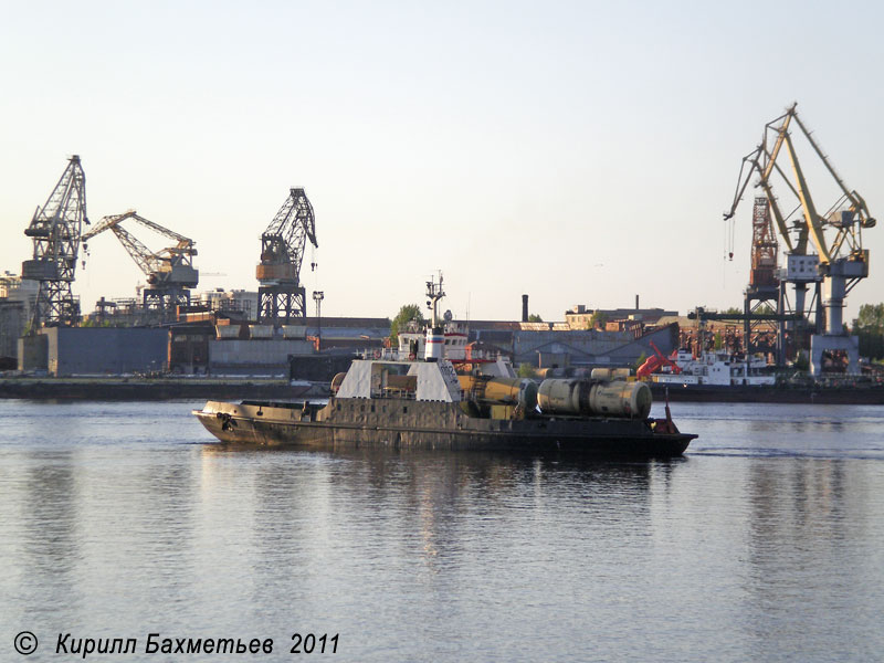 Паром "ПЛ-2", соединяющий ж. д. Балтийского завода с "большой землёй"
