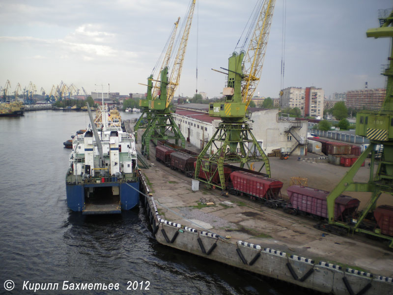 Причалы петербургского порта