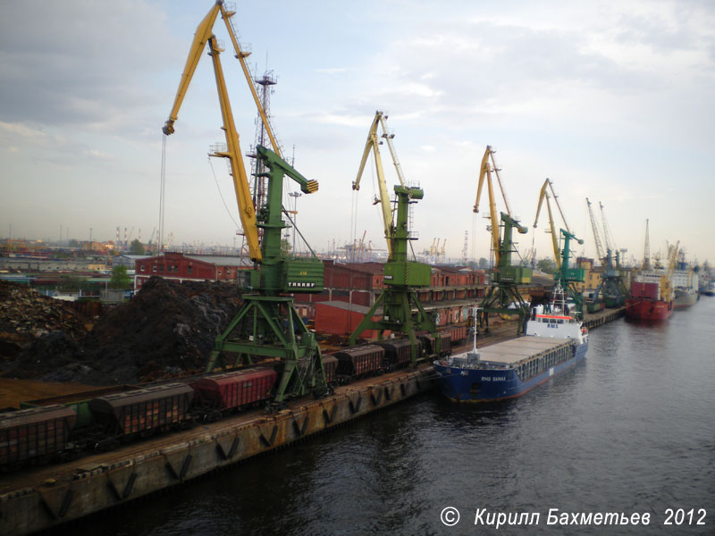 Причалы петербургского порта