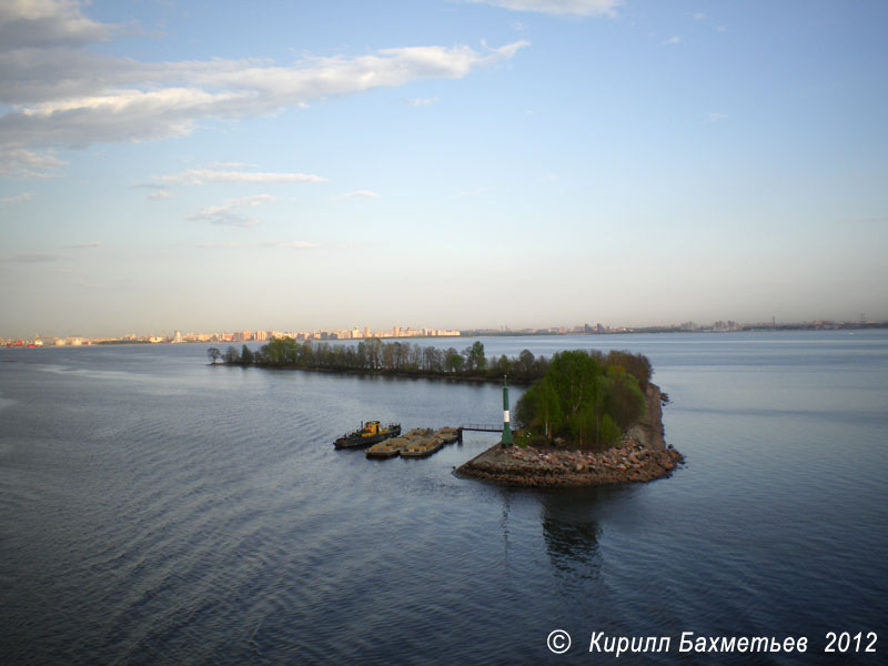 Оконечность южной дамбы, ограждающей Морской канал