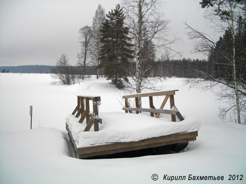 Канатный паром, вытащенный на берег