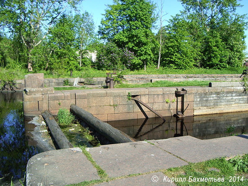 Шлюзы на Петровском устье Староладожского канала