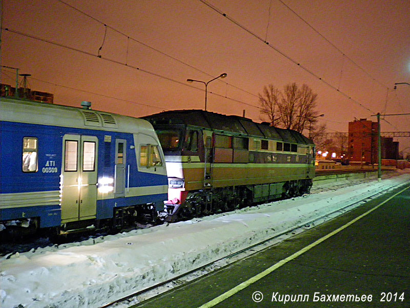 Дизель-электропоезд ДТ1-003 с тепловозом ТЭП70-0241