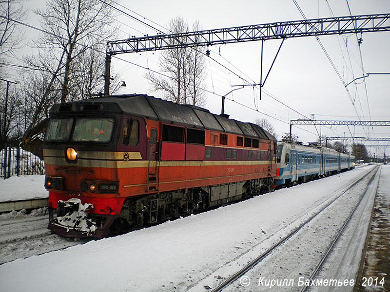 Дизель-электропоезд ДТ1-003 с тепловозом ТЭП70-0241