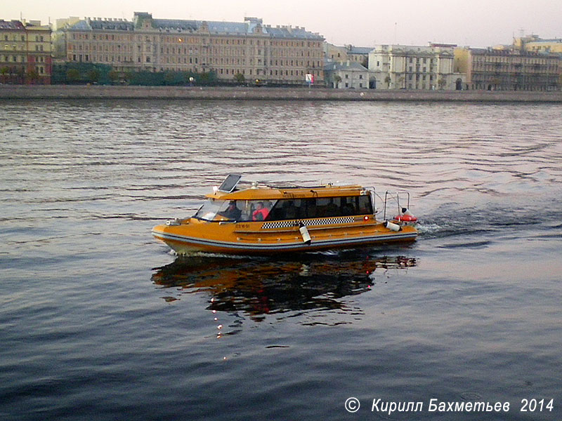 Катер "Hitek 85C Taxi II"