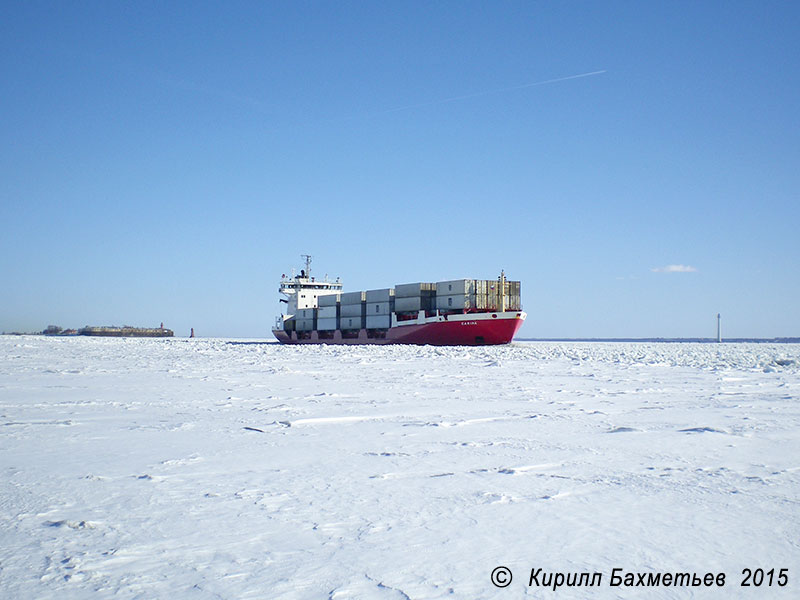 Теплоход "Карина"