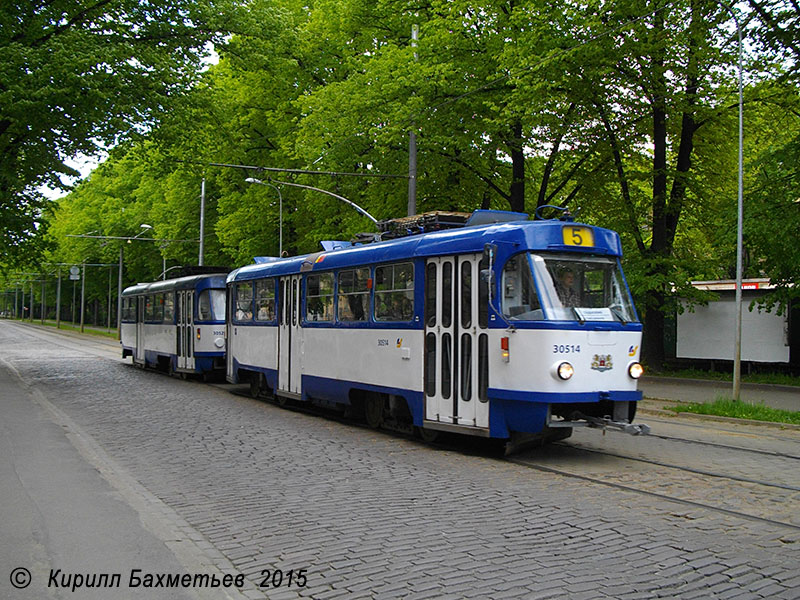 Трамвайные вагоны "Татра" T3A №30514 и №30525