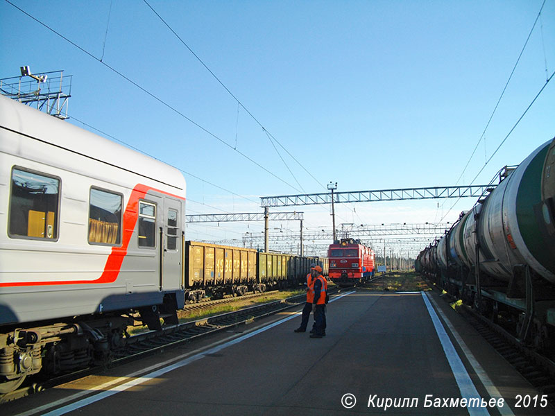 Прицепка электровоза ЭП1-107 к поезду Москва – Мурманск