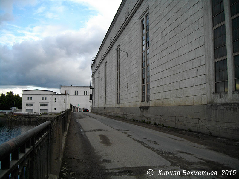 Дорога на плотине Верхнесвирской гидроэлектростанции