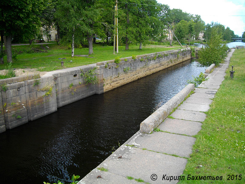 Шлюз на Петровском устье Староладожского канала