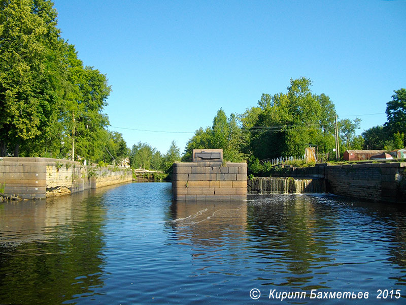 Шлюз на Петровском устье Староладожского канала