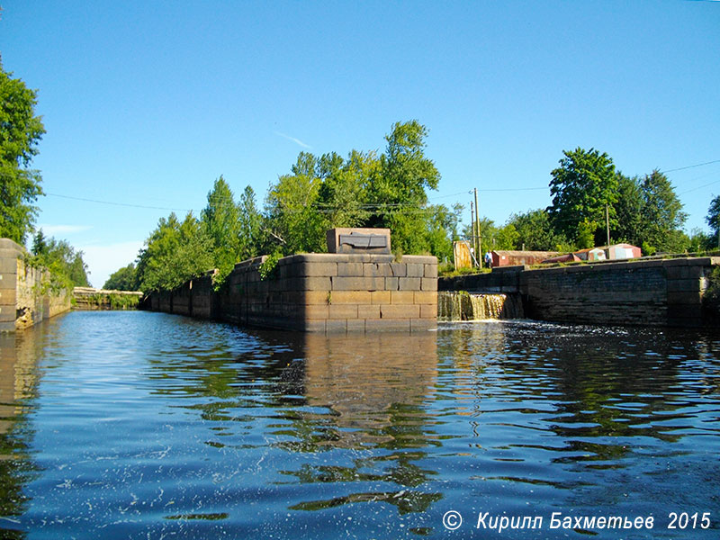 Шлюз на Петровском устье Староладожского канала