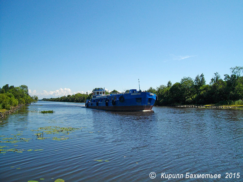 Теплоход "Водолей-1"