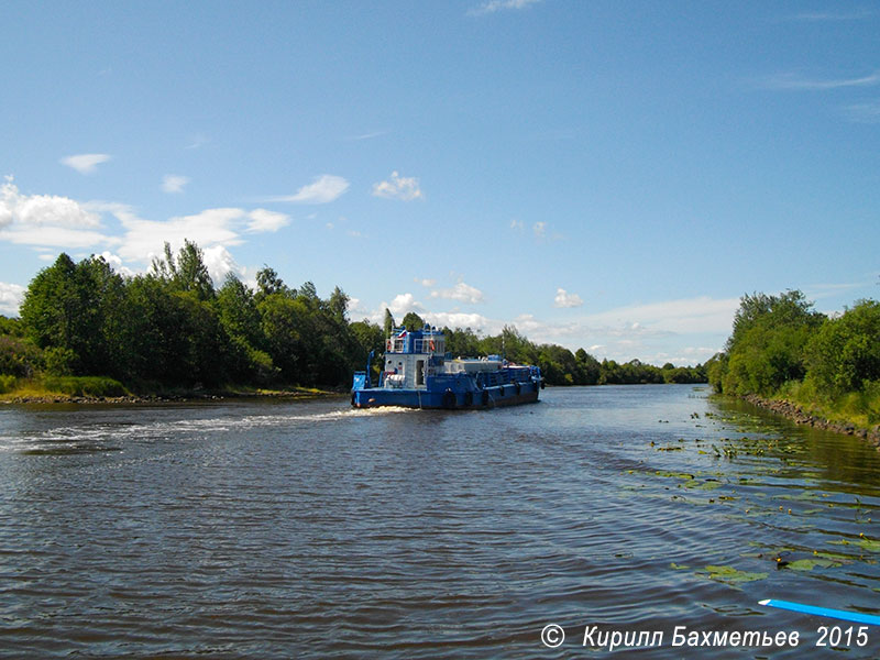 Теплоход "Водолей-1"