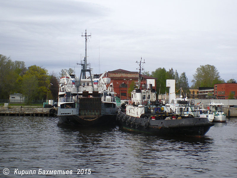 Паром "Шуя" и буксир "РБ-98"