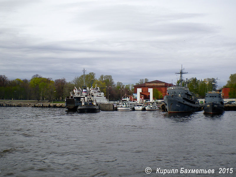 Паром "Шуя", буксир "РБ-98" и другие суда