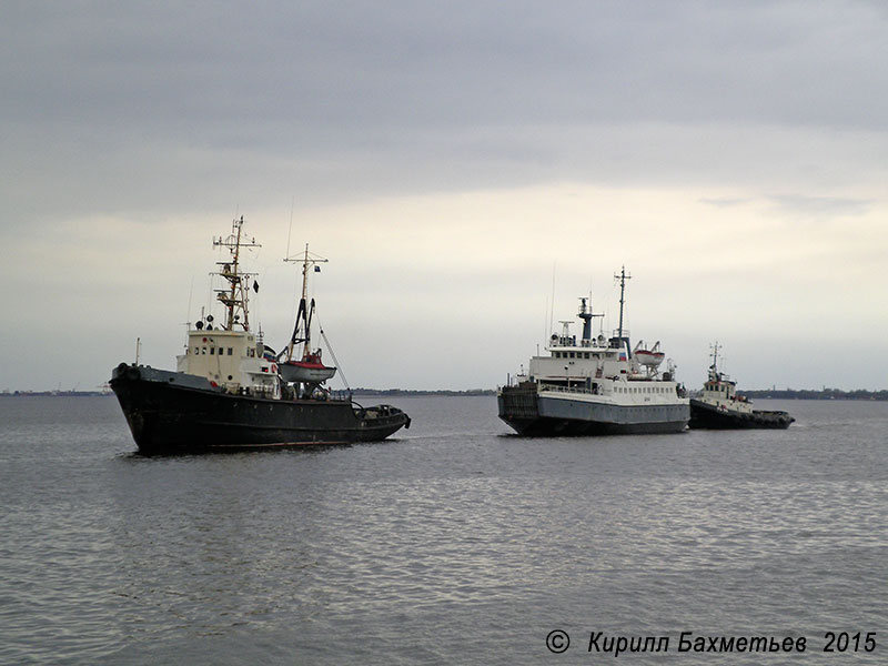 Паром "Шуя" с буксирами "МБ-169" и "РБ-98"