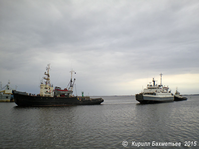 Паром "Шуя" с буксирами "МБ-169" и "РБ-98"