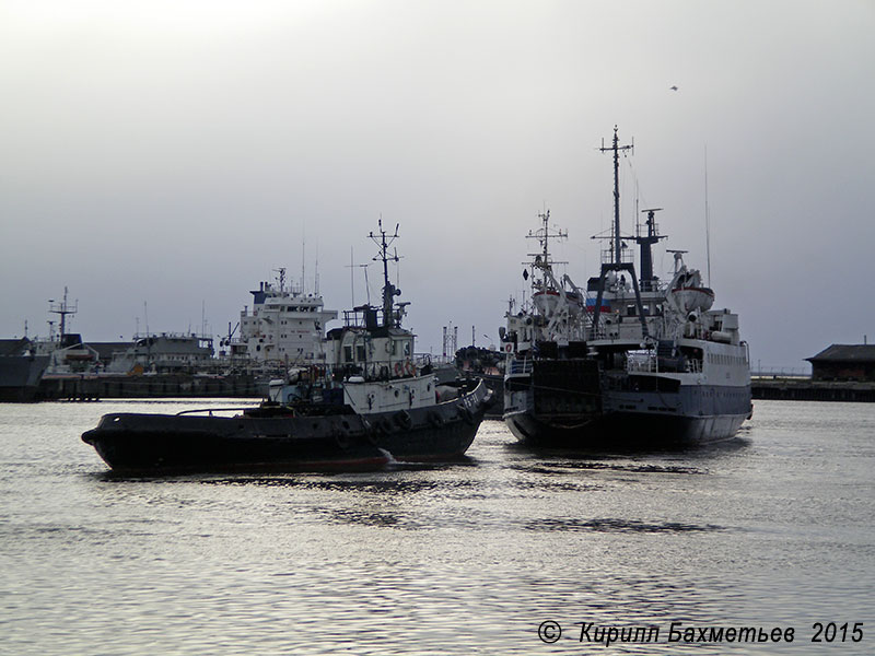 Паром "Шуя" с буксирами "МБ-169" и "РБ-98"