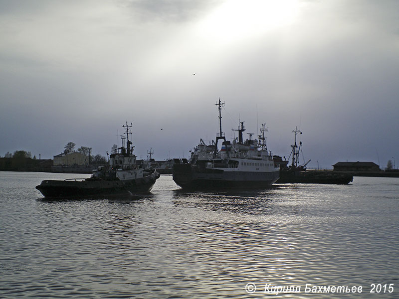 Паром "Шуя" с буксирами "МБ-169" и "РБ-98"