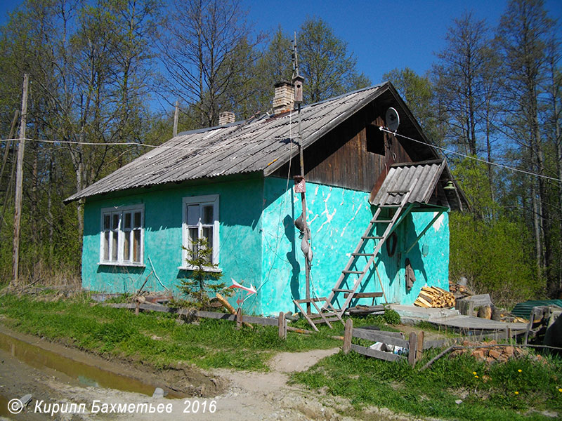 Здание на берегу Староладожского канала