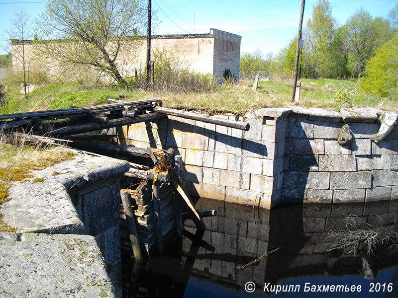 Черниговский водоспуск