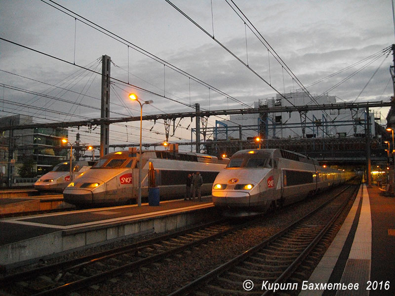 Электропоезда TGV-A-363 и TGV-A-392