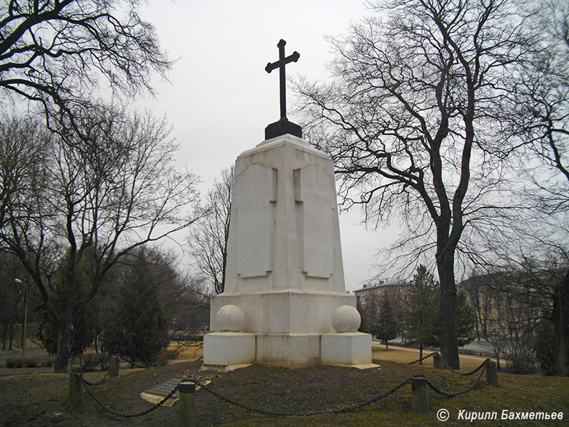 Памятник в честь 300-летия обороны Пскова от войск Стефана Батория