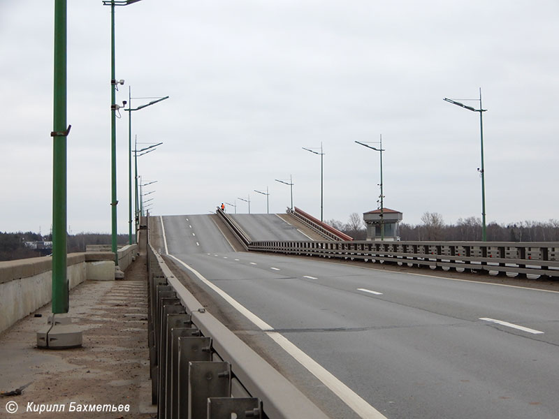 Ладожский мост во время разводки